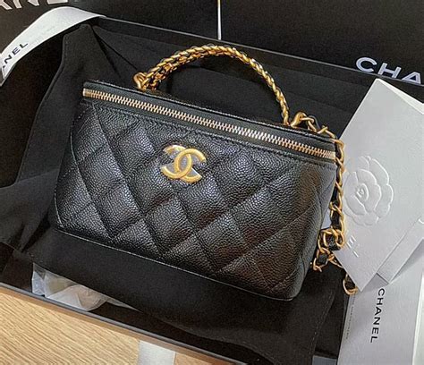 chanel vanity 22s